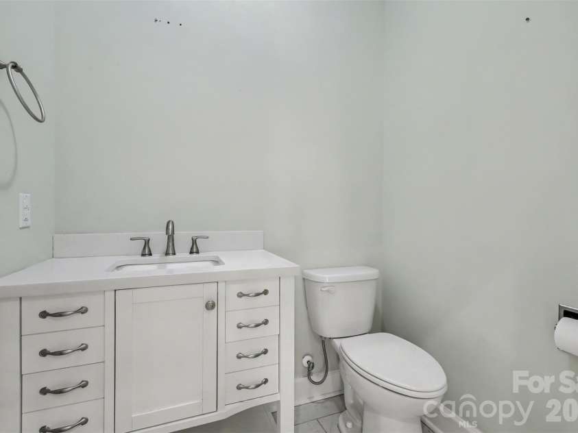 128 Columns Circle, Shelby, NC 28150.  MLS# CAR4395248, YatesRealty ID 41954. A closer look at the half bath