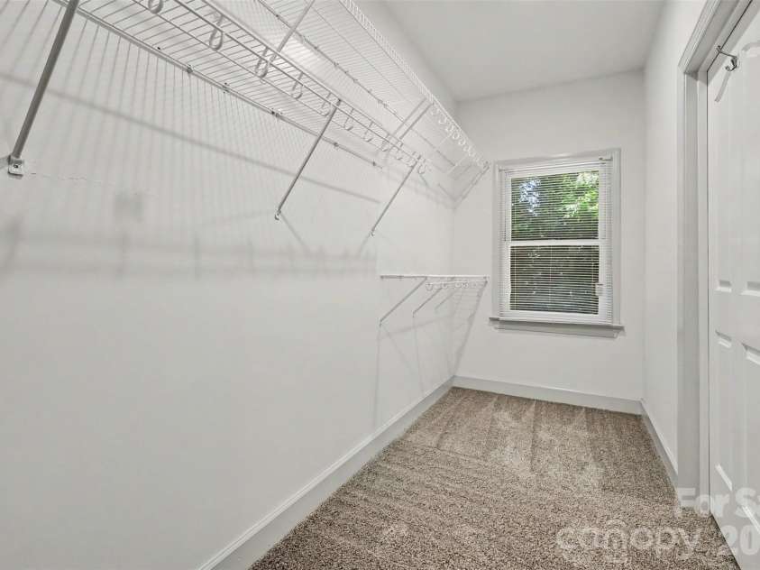 128 Columns Circle, Shelby, NC 28150.  MLS# CAR4395248, YatesRealty ID 41954. Huge walk-in closet!!!