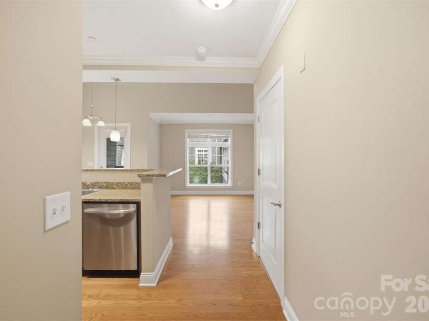 301 Tremont Avenue, Charlotte, NC 28203.  MLS# CAR4408269, YatesRealty ID 41955. 