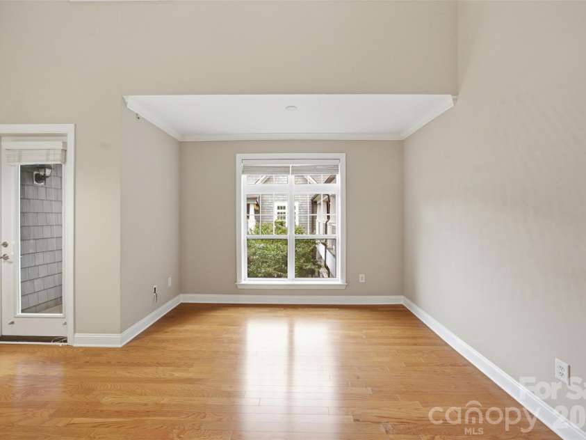 301 Tremont Avenue, Charlotte, NC 28203.  MLS# CAR4408269, YatesRealty ID 41955. 