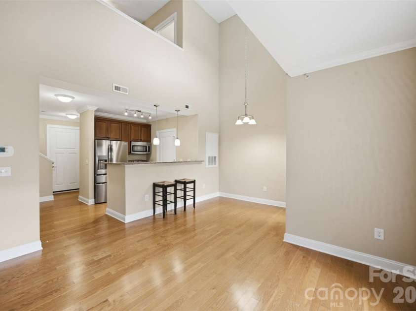 301 Tremont Avenue, Charlotte, NC 28203.  MLS# CAR4408269, YatesRealty ID 41955. 