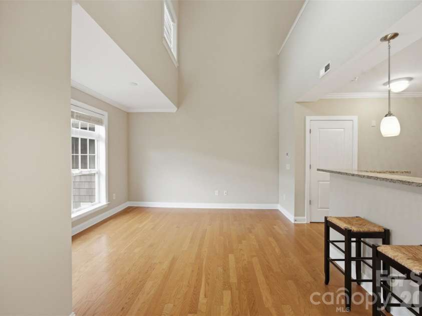 301 Tremont Avenue, Charlotte, NC 28203.  MLS# CAR4408269, YatesRealty ID 41955. 