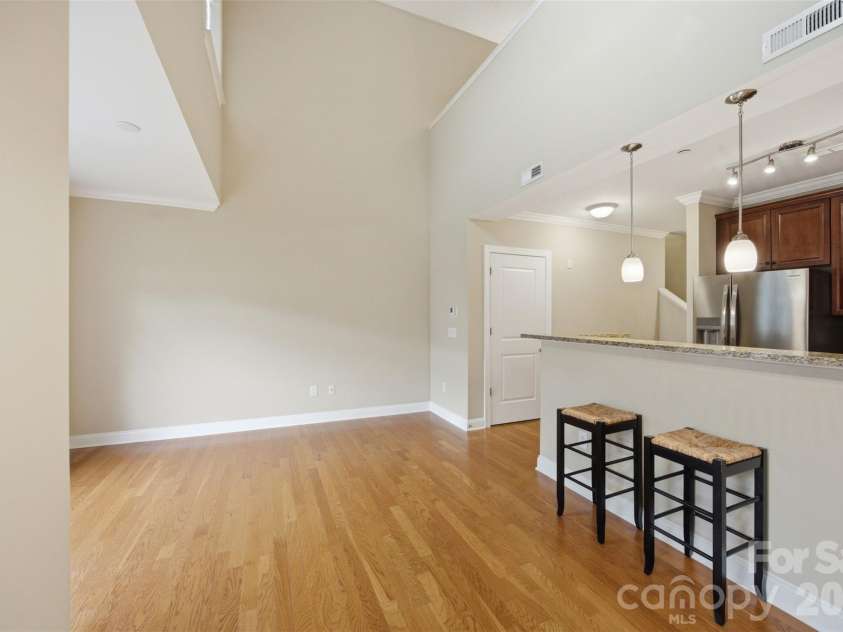 301 Tremont Avenue, Charlotte, NC 28203.  MLS# CAR4408269, YatesRealty ID 41955. 