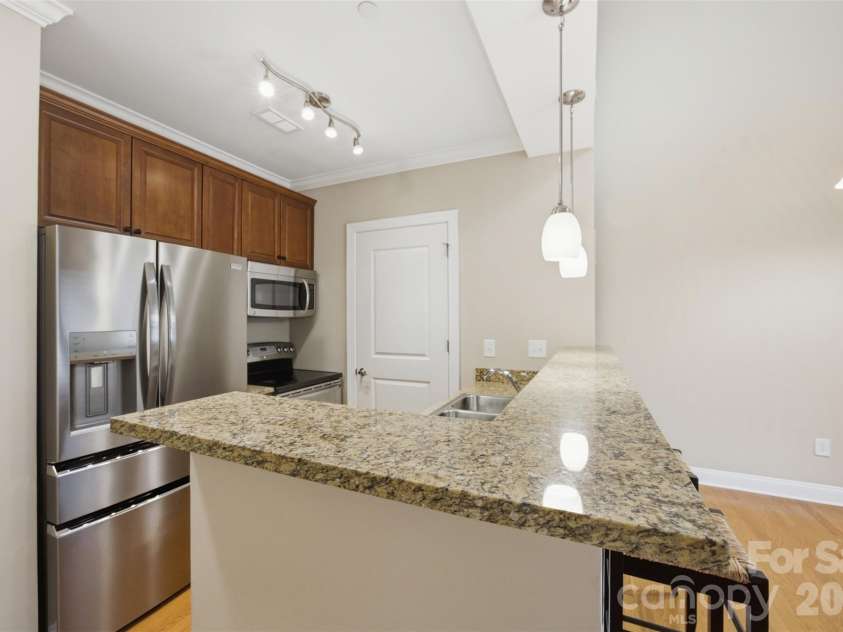 301 Tremont Avenue, Charlotte, NC 28203.  MLS# CAR4408269, YatesRealty ID 41955. 