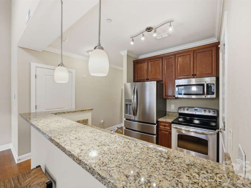301 Tremont Avenue, Charlotte, NC 28203.  MLS# CAR4408269, YatesRealty ID 41955. 