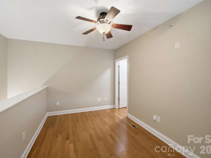 301 Tremont Avenue, Charlotte, NC 28203.  MLS# CAR4408269, YatesRealty ID 41955. 
