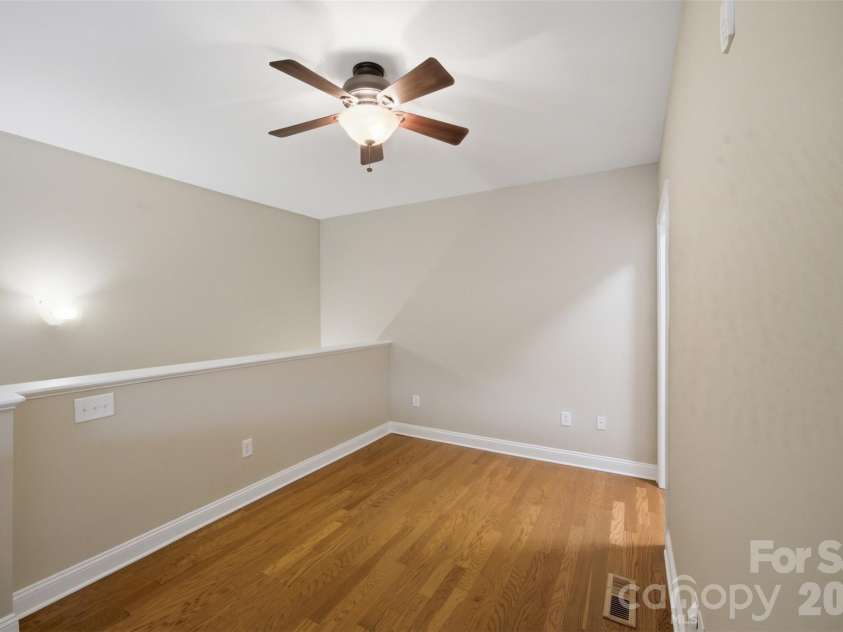 301 Tremont Avenue, Charlotte, NC 28203.  MLS# CAR4408269, YatesRealty ID 41955. 