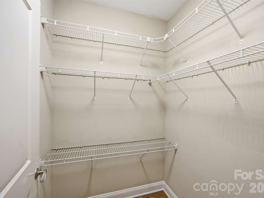 301 Tremont Avenue, Charlotte, NC 28203.  MLS# CAR4408269, YatesRealty ID 41955. 