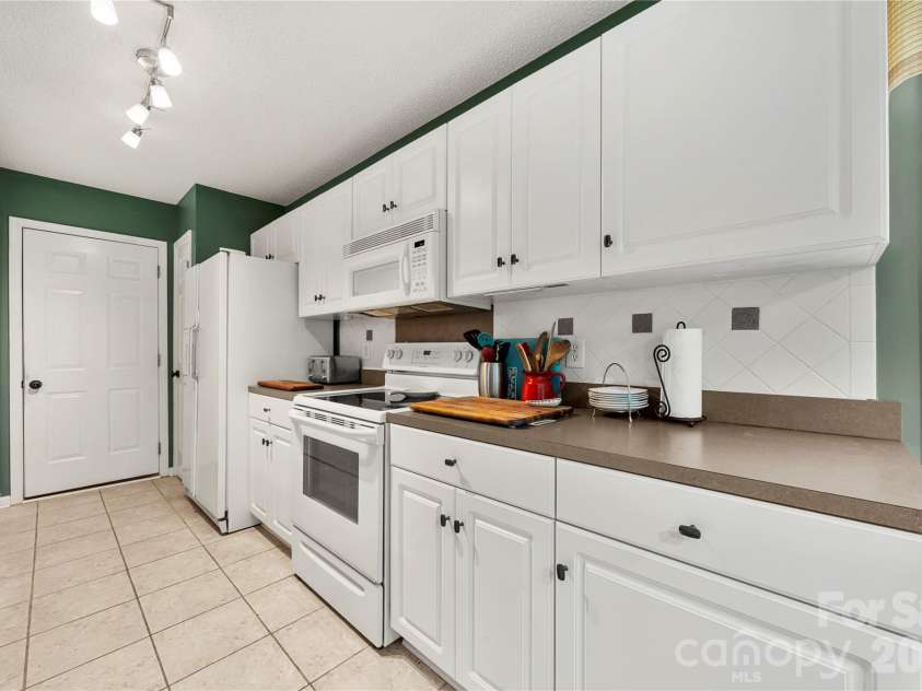 4614 Capstone Drive, Monroe, NC 28110.  MLS# CAR4404422, YatesRealty ID 41958. 