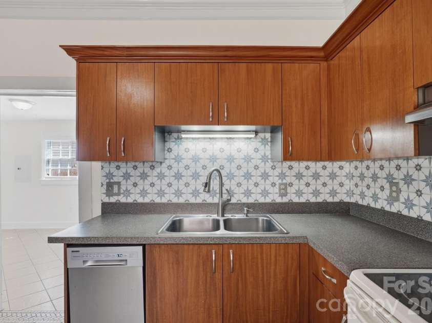 3314 Alexander Street, Charlotte, NC 28205.  MLS# CAR4406971, YatesRealty ID 41960. 