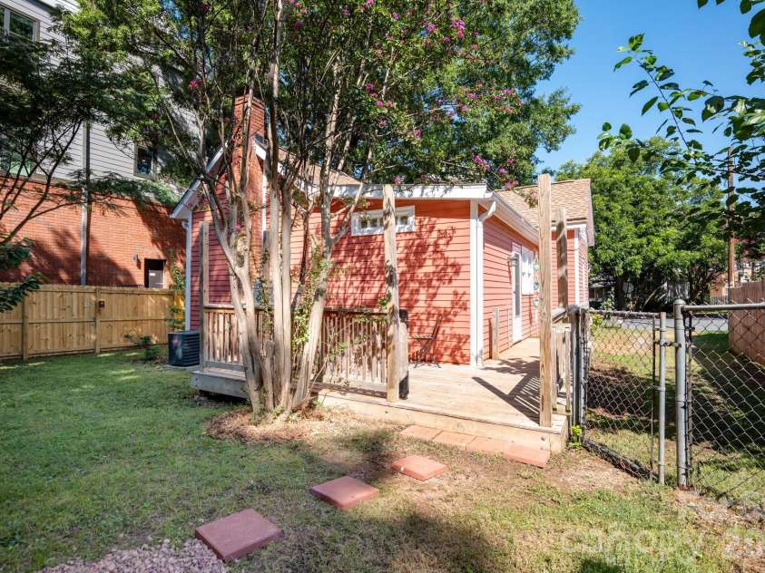 3314 Alexander Street, Charlotte, NC 28205.  MLS# CAR4406971, YatesRealty ID 41960. 