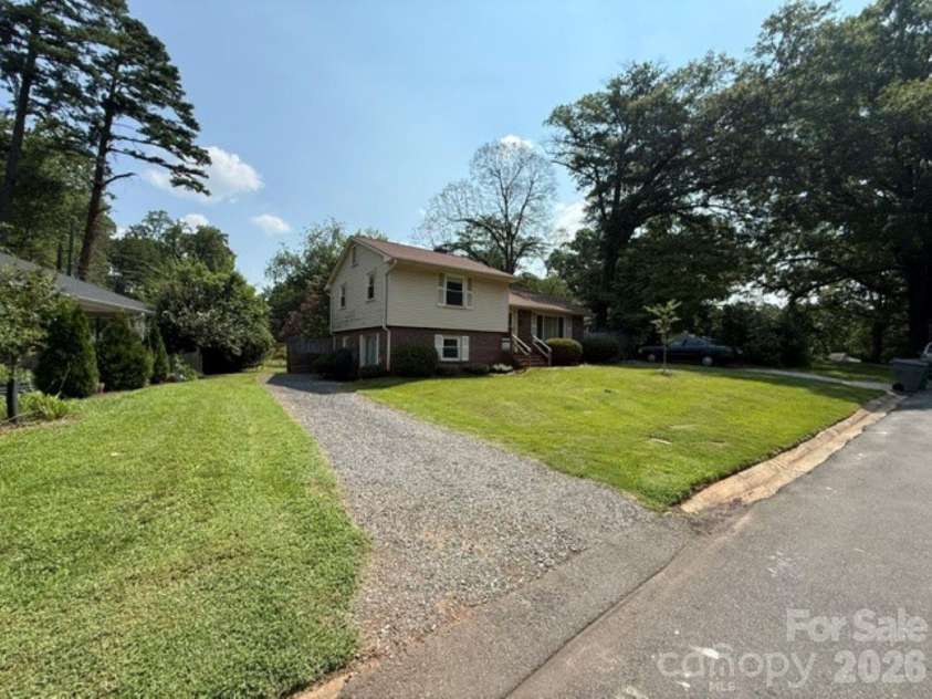 5023 Furman Place, Charlotte, NC 28210.  MLS# CAR4408597, YatesRealty ID 41963. 