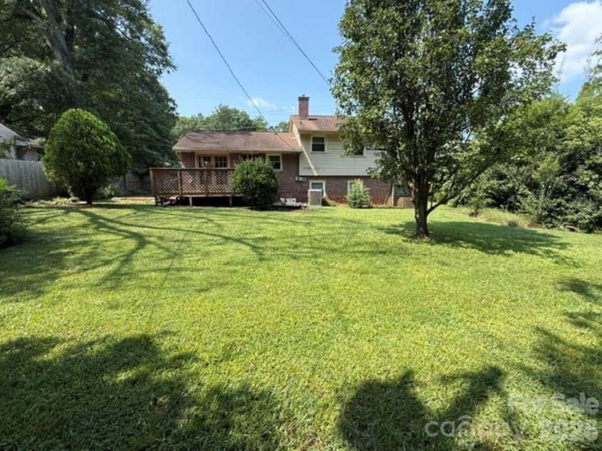 5023 Furman Place, Charlotte, NC 28210.  MLS# CAR4408597, YatesRealty ID 41963. 