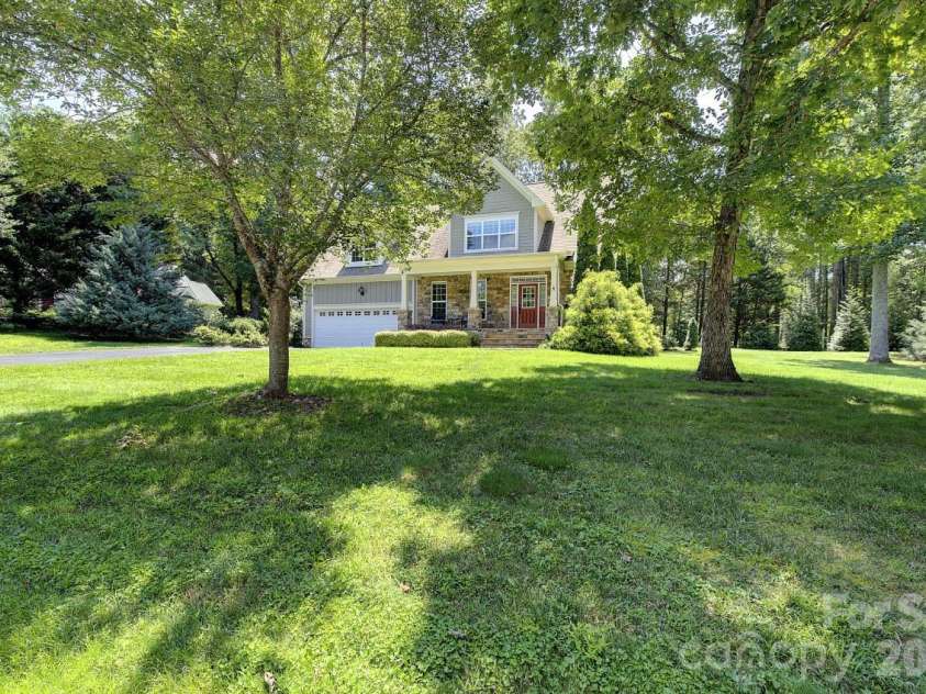 212 Tall Timbers Trail, Hendersonville, NC 28792.  MLS# CAR4410837, YatesRealty ID 41964. 