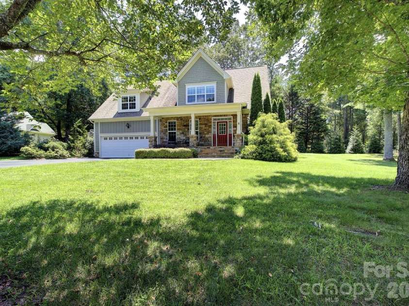 212 Tall Timbers Trail, Hendersonville, NC 28792.  MLS# CAR4410837, YatesRealty ID 41964. 