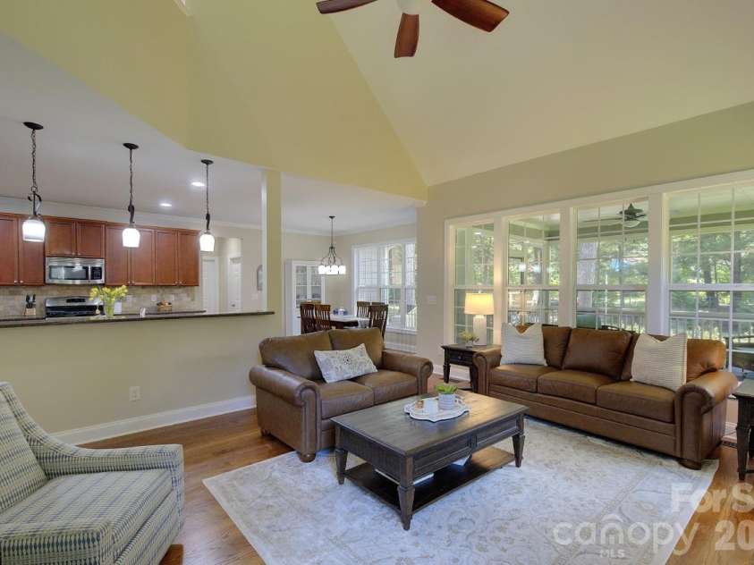 212 Tall Timbers Trail, Hendersonville, NC 28792.  MLS# CAR4410837, YatesRealty ID 41964. 