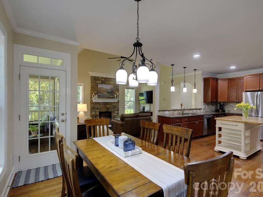 212 Tall Timbers Trail, Hendersonville, NC 28792.  MLS# CAR4410837, YatesRealty ID 41964. 