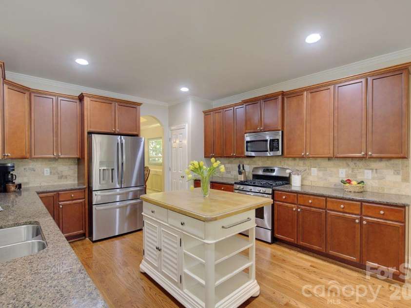 212 Tall Timbers Trail, Hendersonville, NC 28792.  MLS# CAR4410837, YatesRealty ID 41964. 
