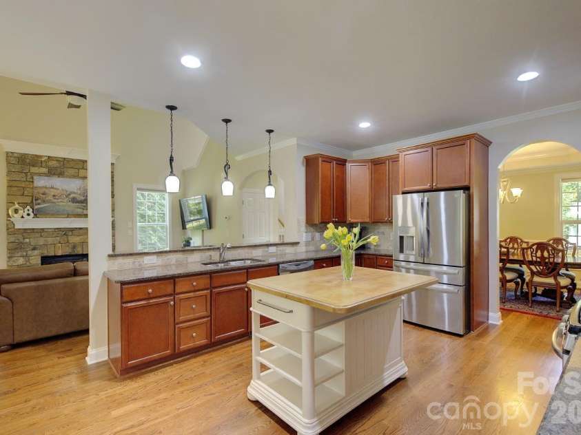 212 Tall Timbers Trail, Hendersonville, NC 28792.  MLS# CAR4410837, YatesRealty ID 41964. 