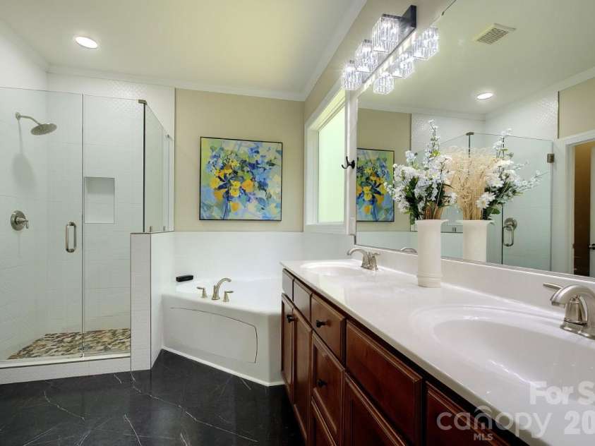 212 Tall Timbers Trail, Hendersonville, NC 28792.  MLS# CAR4410837, YatesRealty ID 41964. 
