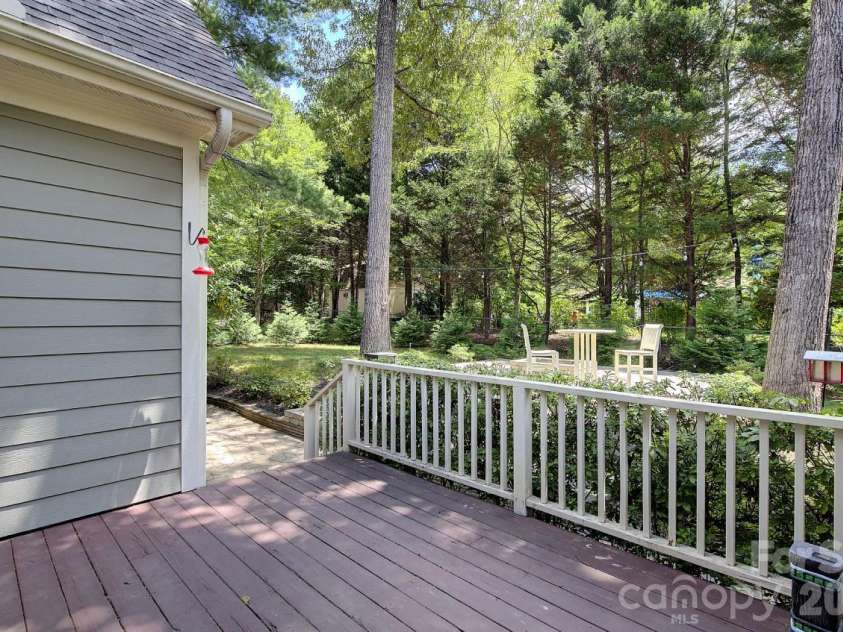 212 Tall Timbers Trail, Hendersonville, NC 28792.  MLS# CAR4410837, YatesRealty ID 41964. 