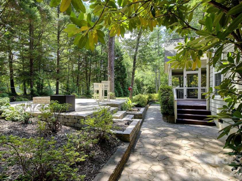 212 Tall Timbers Trail, Hendersonville, NC 28792.  MLS# CAR4410837, YatesRealty ID 41964. 