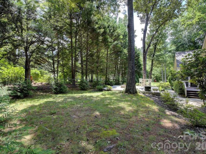 212 Tall Timbers Trail, Hendersonville, NC 28792.  MLS# CAR4410837, YatesRealty ID 41964. 
