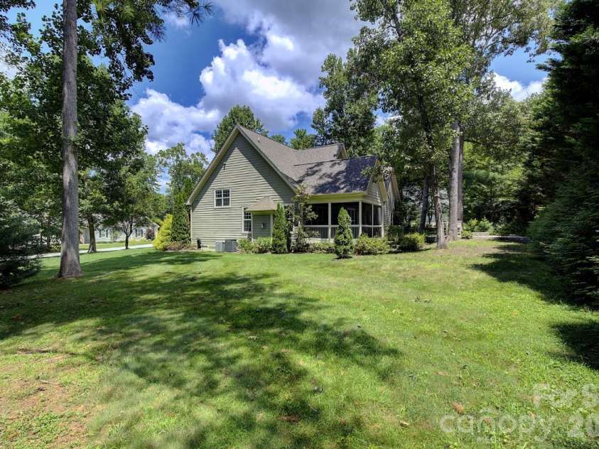 212 Tall Timbers Trail, Hendersonville, NC 28792.  MLS# CAR4410837, YatesRealty ID 41964. 