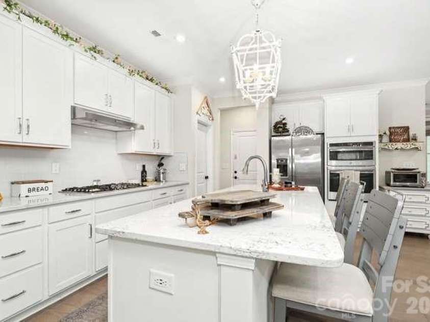 534 MADISON FALLS Court, Fort Mill, SC 29708.  MLS# CAR4405695, YatesRealty ID 41965. 