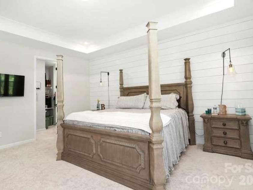 534 MADISON FALLS Court, Fort Mill, SC 29708.  MLS# CAR4405695, YatesRealty ID 41965. 