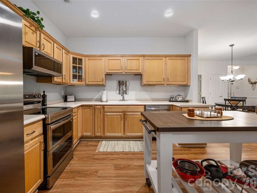 14617 Penmore Lane, Charlotte, NC 28269.  MLS# CAR4407529, YatesRealty ID 41966. 