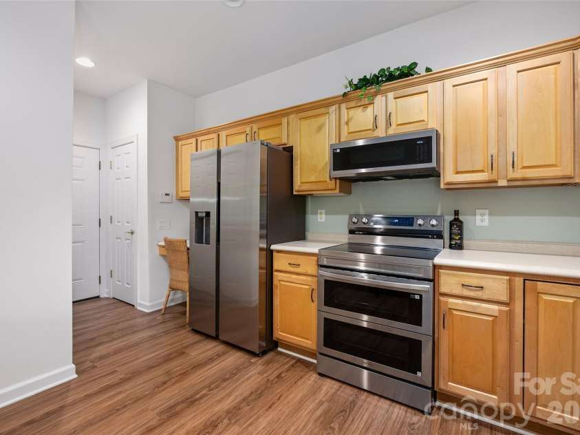 14617 Penmore Lane, Charlotte, NC 28269.  MLS# CAR4407529, YatesRealty ID 41966. 