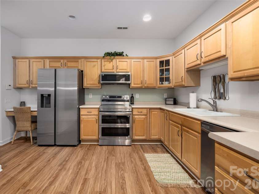 14617 Penmore Lane, Charlotte, NC 28269.  MLS# CAR4407529, YatesRealty ID 41966. 