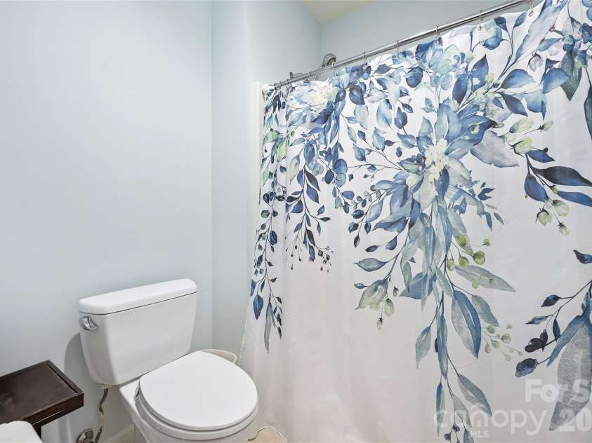 14617 Penmore Lane, Charlotte, NC 28269.  MLS# CAR4407529, YatesRealty ID 41966. 