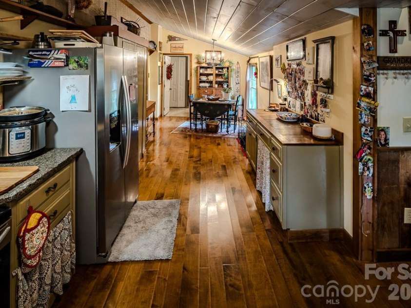 5950 US 19e Highway, Newland, NC 28657.  MLS# CAR4408007, YatesRealty ID 41968. 