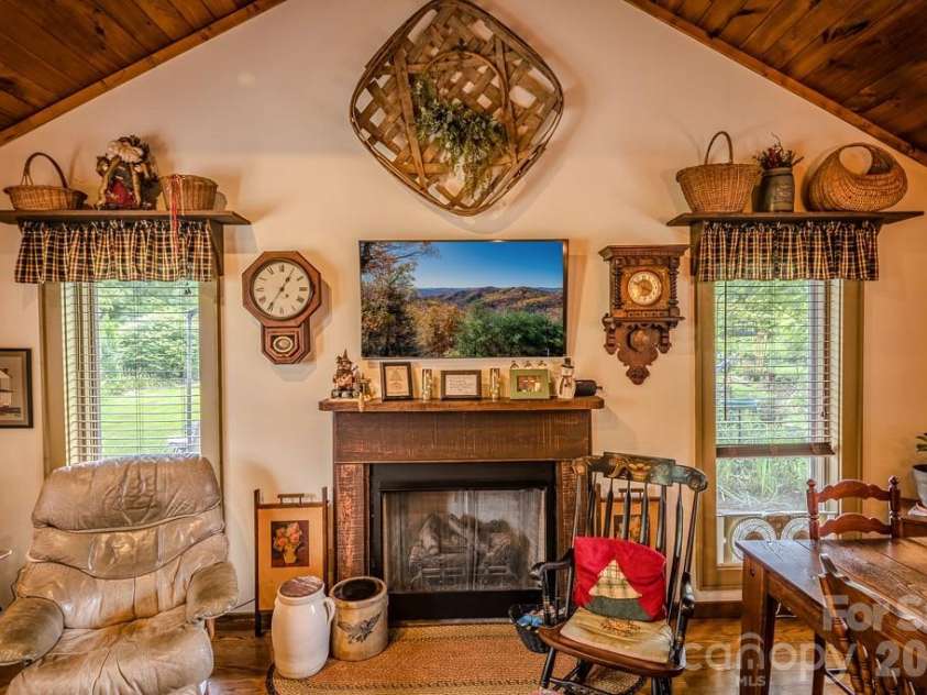 5950 US 19e Highway, Newland, NC 28657.  MLS# CAR4408007, YatesRealty ID 41968. 