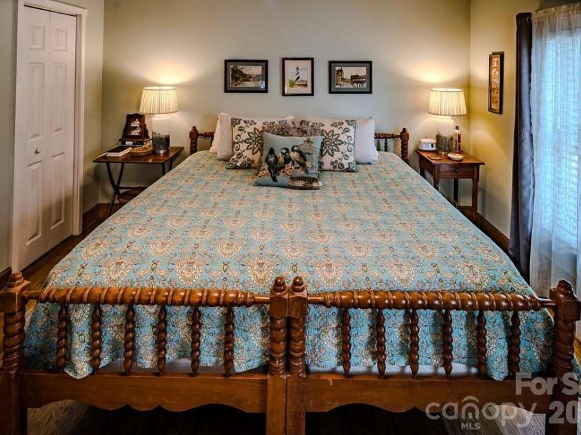 5950 US 19e Highway, Newland, NC 28657.  MLS# CAR4408007, YatesRealty ID 41968. 