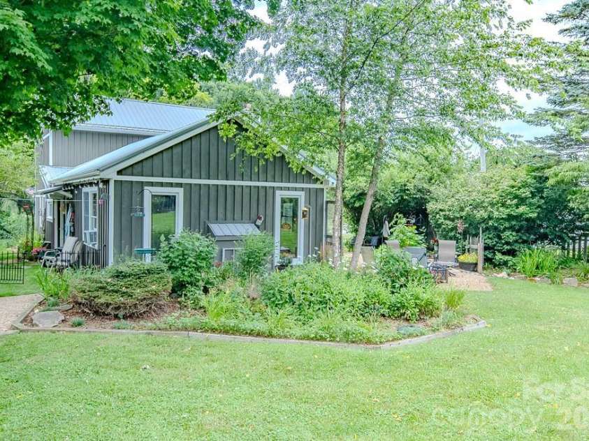 5950 US 19e Highway, Newland, NC 28657.  MLS# CAR4408007, YatesRealty ID 41968. 