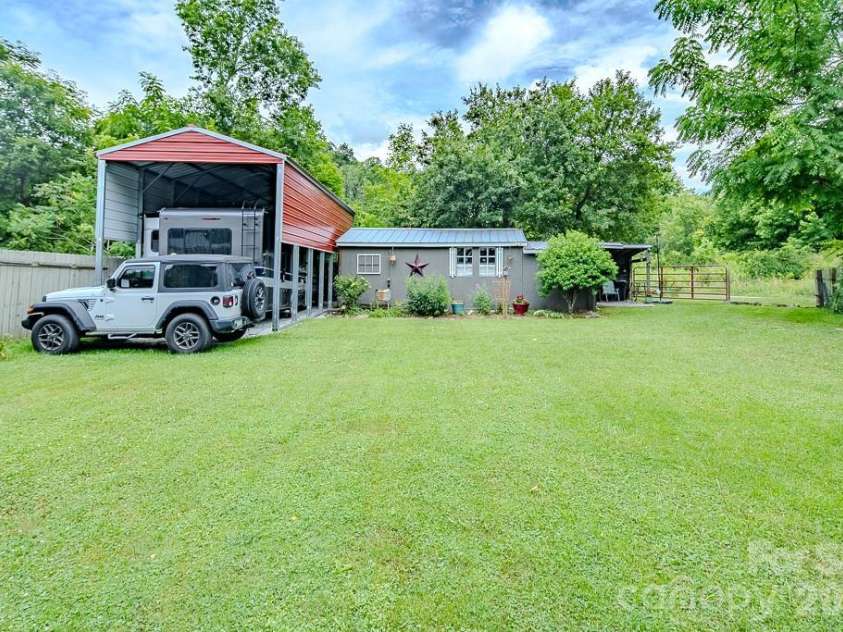5950 US 19e Highway, Newland, NC 28657.  MLS# CAR4408007, YatesRealty ID 41968. 