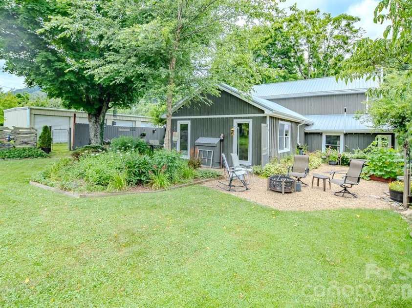 5950 US 19e Highway, Newland, NC 28657.  MLS# CAR4408007, YatesRealty ID 41968. 