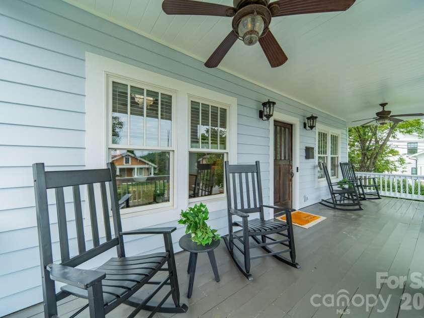 1529 Merriman Avenue, Charlotte, NC 28203.  MLS# CAR4404504, YatesRealty ID 41969. 