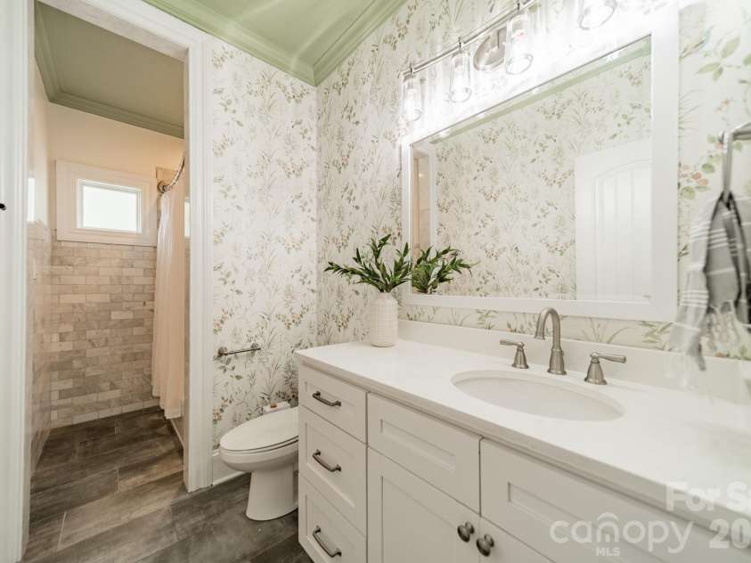 1529 Merriman Avenue, Charlotte, NC 28203.  MLS# CAR4404504, YatesRealty ID 41969. 