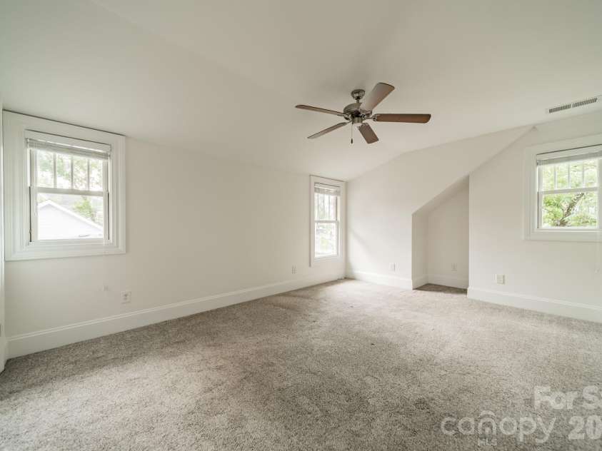 1529 Merriman Avenue, Charlotte, NC 28203.  MLS# CAR4404504, YatesRealty ID 41969. 
