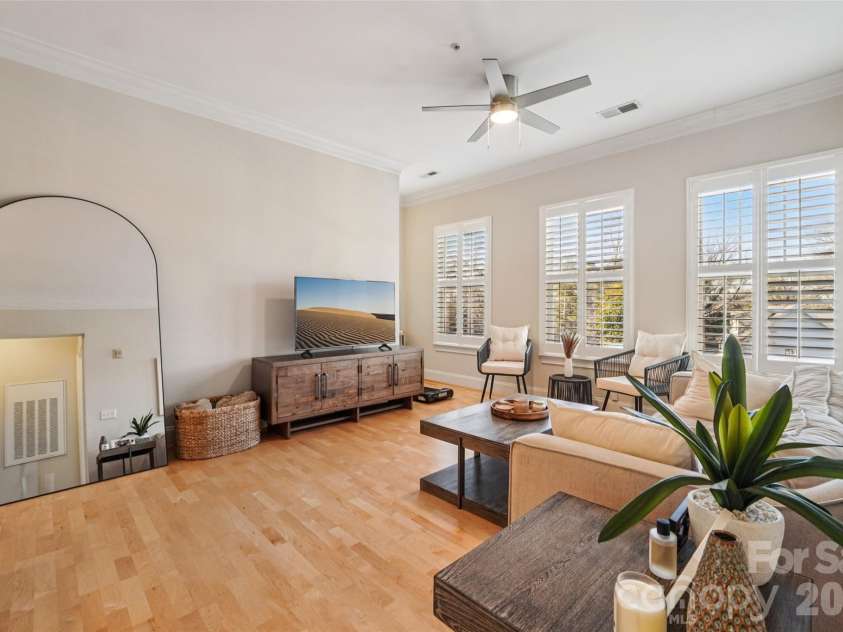 2952 Selwyn Avenue, Charlotte, NC 28209.  MLS# CAR4336844, YatesRealty ID 4197. 