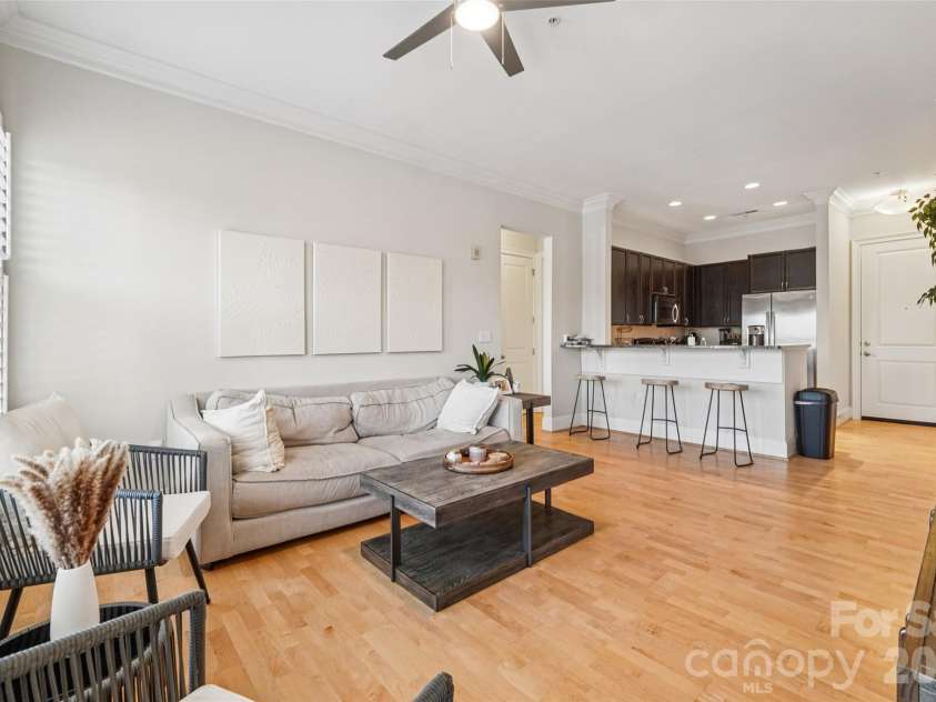 2952 Selwyn Avenue, Charlotte, NC 28209.  MLS# CAR4336844, YatesRealty ID 4197. 