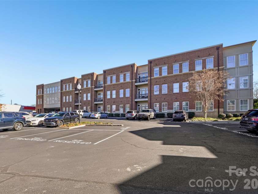 2952 Selwyn Avenue, Charlotte, NC 28209.  MLS# CAR4336844, YatesRealty ID 4197. 