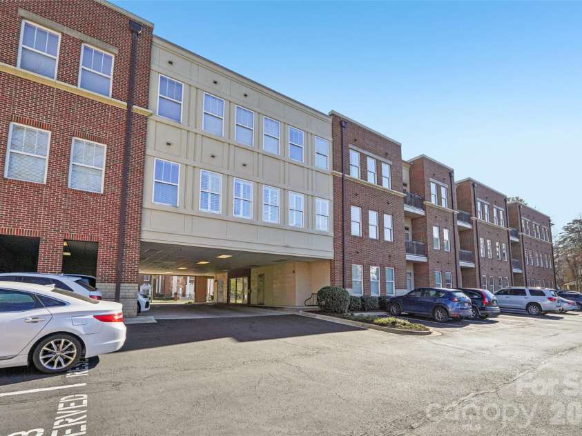 2952 Selwyn Avenue, Charlotte, NC 28209.  MLS# CAR4336844, YatesRealty ID 4197. 