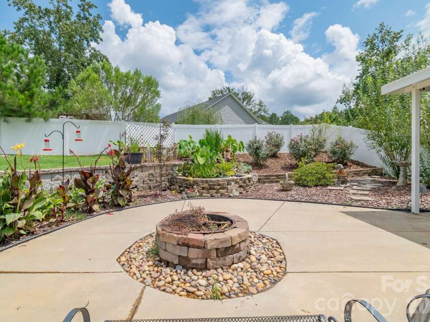 3301 Silver Fox Circle, Lancaster, SC 29720.  MLS# CAR4410414, YatesRealty ID 41970. Back Patio