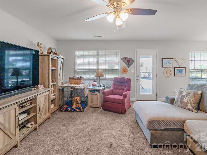3301 Silver Fox Circle, Lancaster, SC 29720.  MLS# CAR4410414, YatesRealty ID 41970. Family Room