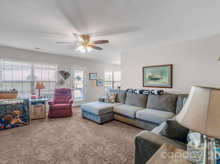 3301 Silver Fox Circle, Lancaster, SC 29720.  MLS# CAR4410414, YatesRealty ID 41970. Family Room